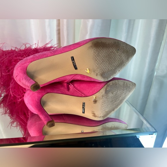 Gianni Bini size 8 hot pink feathered pointed boots - Picture 4 of 4